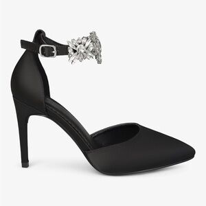 Journee Collection Elegant Black Heels with Embellished Strap